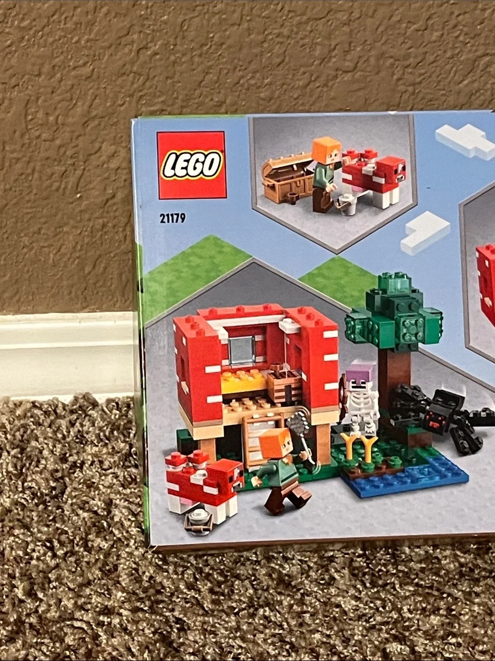 LEGO Minecraft The Mushroom House Set - Retired - Picture 5 of 13